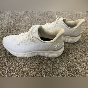 Women’s KURU Atom 2 Athletic Shoes Bright White/ Sand Size 10.5 Medium